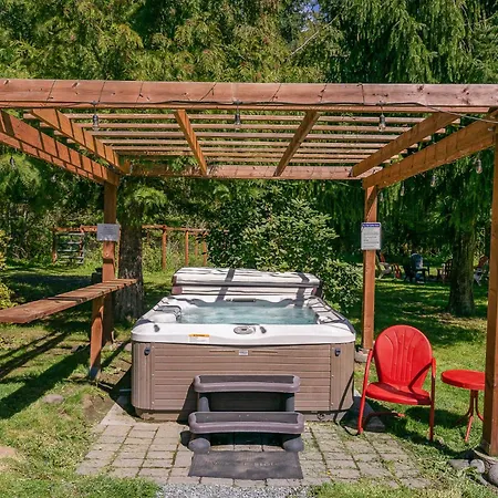 Bear'S Den Hideaway With Hot Tub Villa Ashford Exterior photo