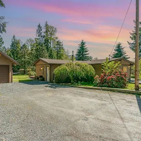 Bear'S Den Hideaway With Hot Tub Villa Ashford Exterior photo