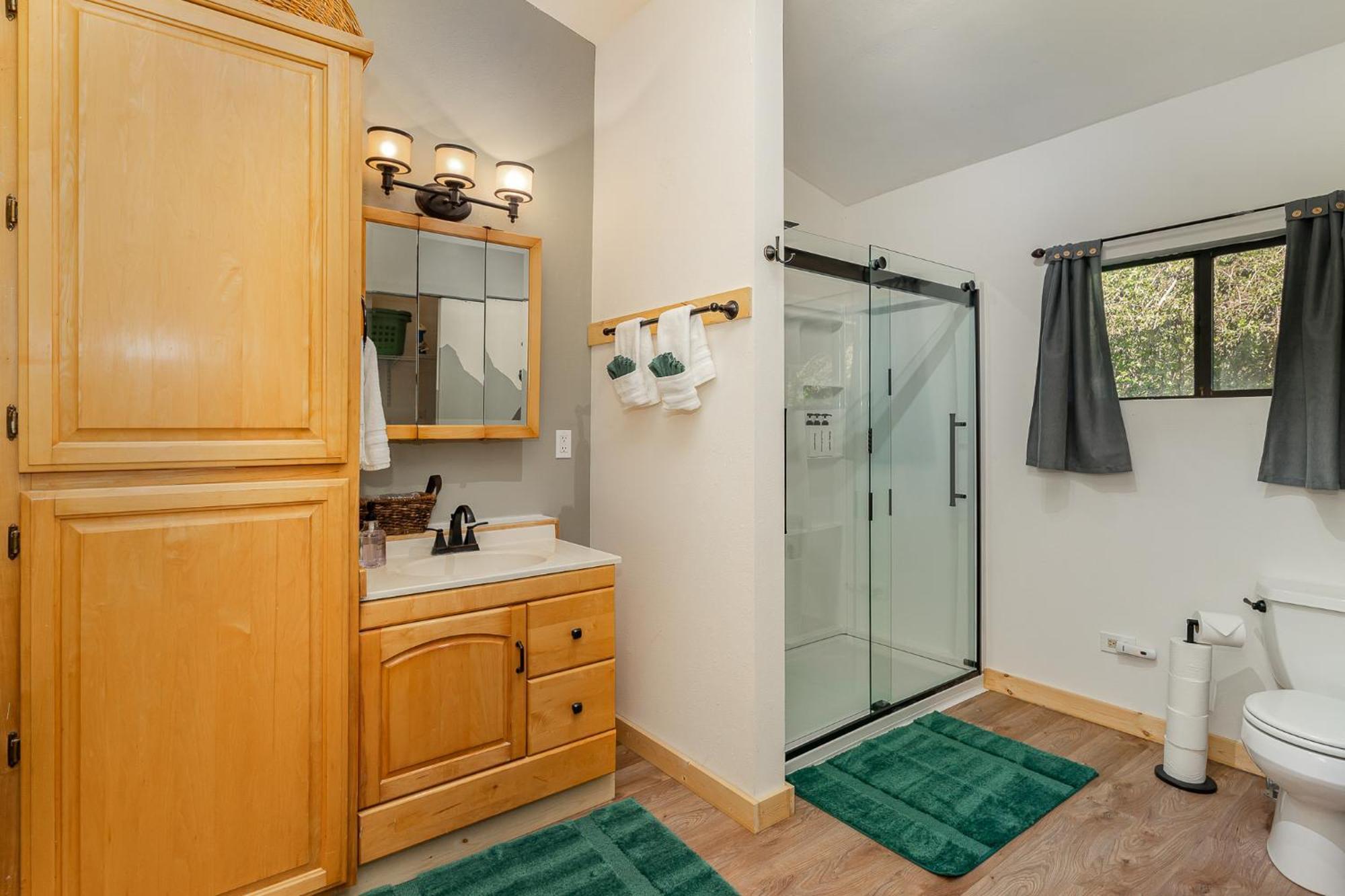 Bear's Den Hideaway With Hot Tub Holiday home Ashford