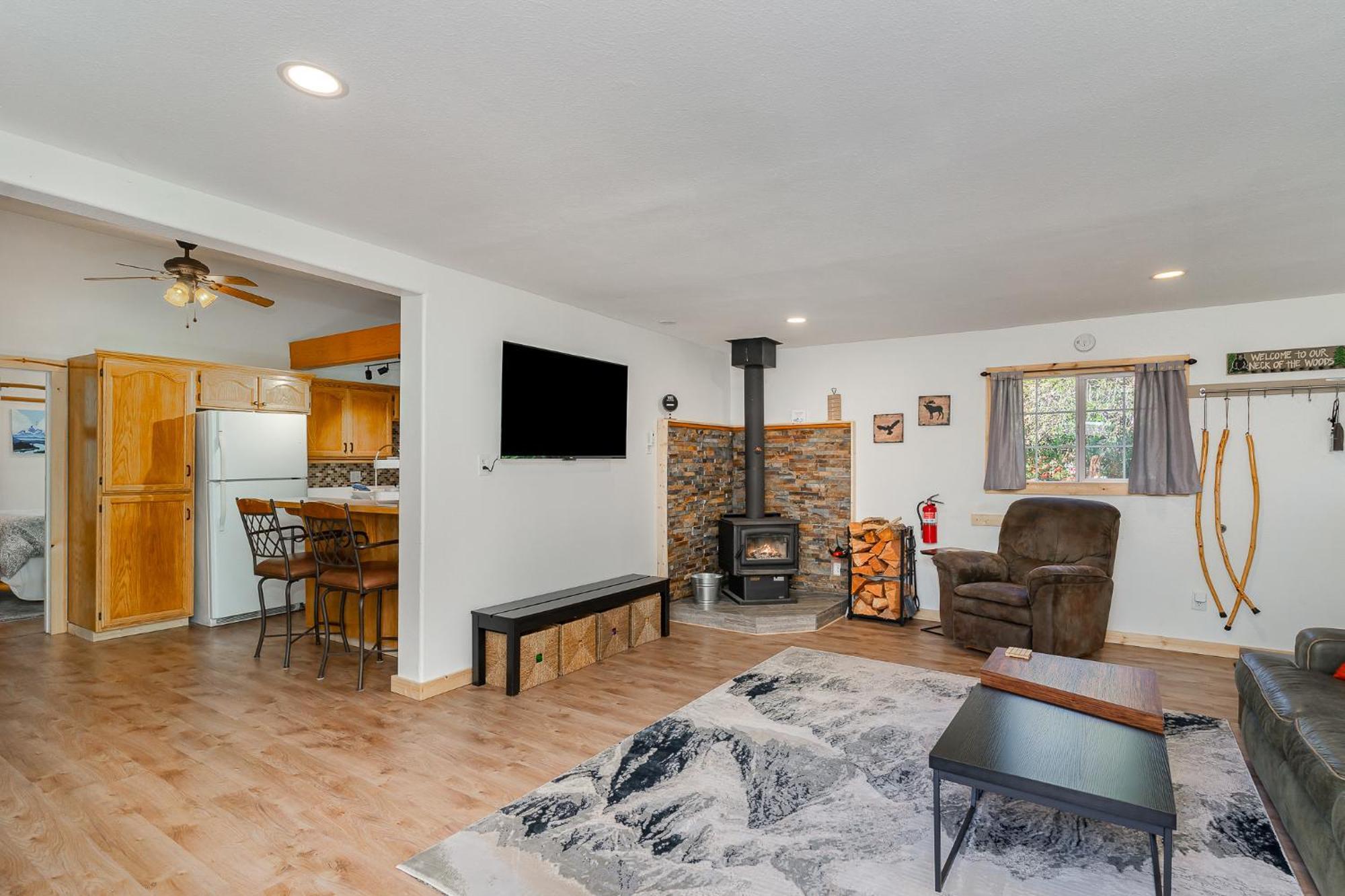 Holiday home Bear's Den Hideaway With Hot Tub *